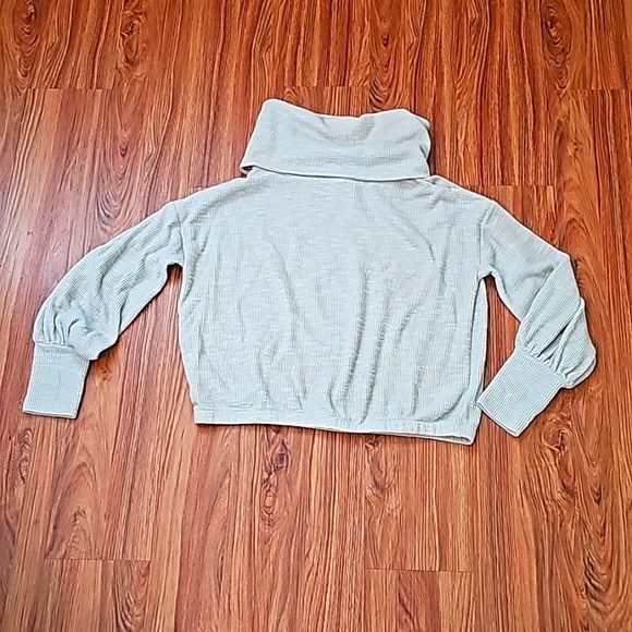 EXPRESS XS COWL NECK BALLOON SLEEVE CROP SWEATER GREY New no tag - Picture 3 of 9